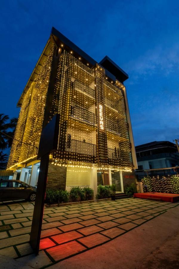 Daan Regency Hotel Thrissur Exterior foto